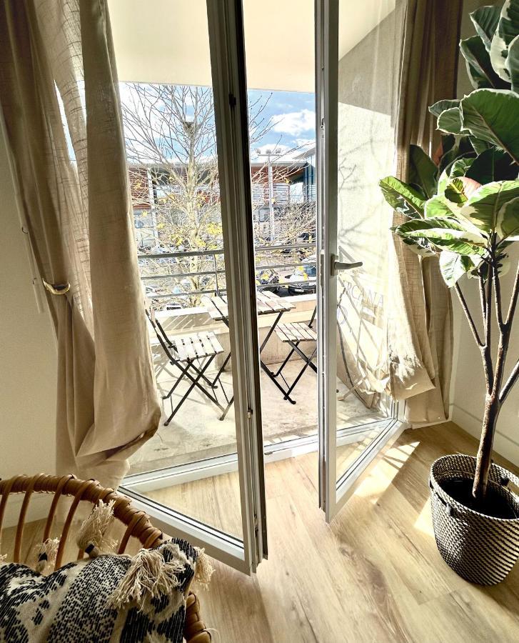 Modern 1 Bdr + Balcony + Free Parking + Ac + Pool Lägenhet L'Isle-d'Abeau Exteriör bild