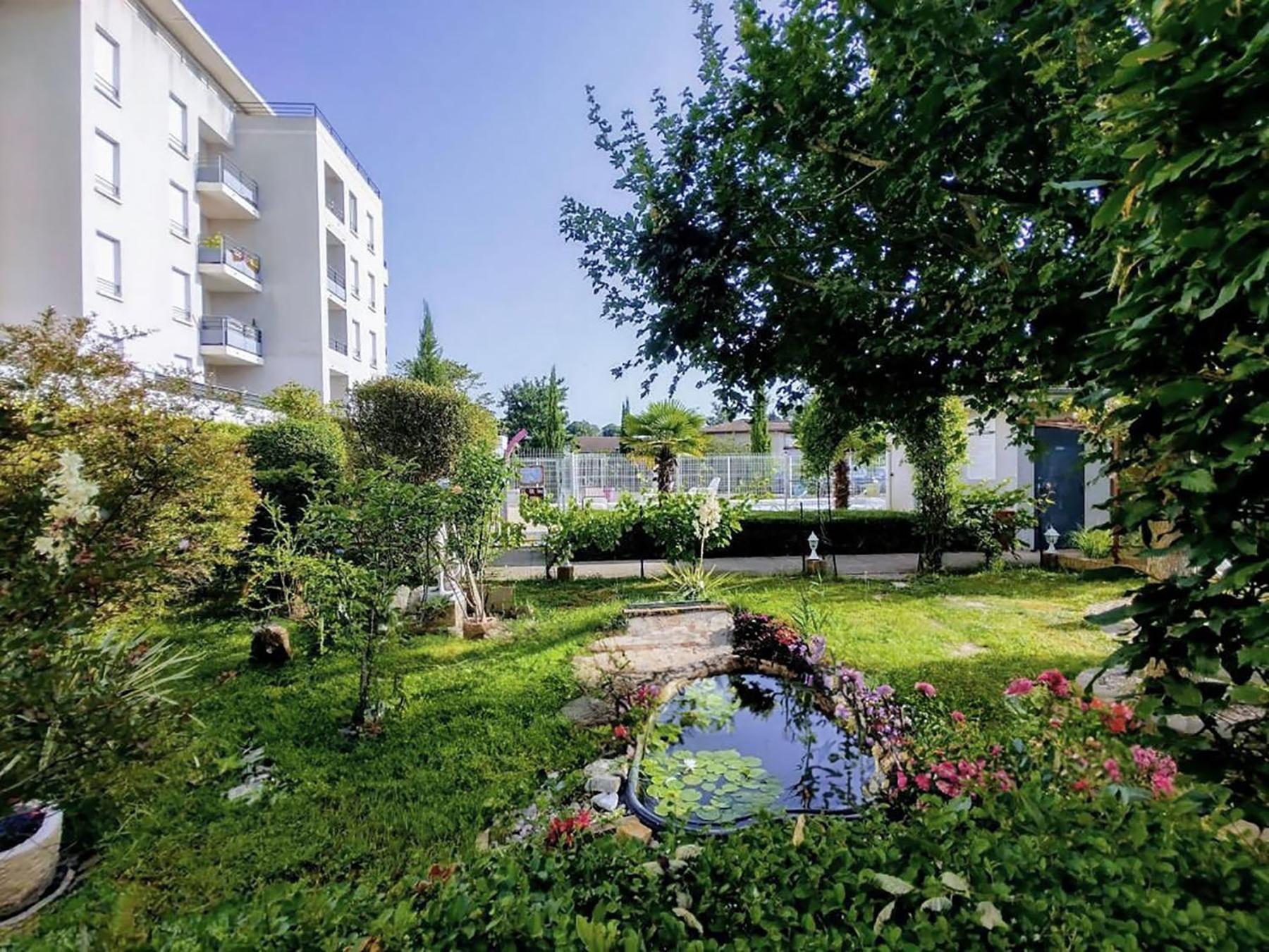Modern 1 Bdr + Balcony + Free Parking + Ac + Pool Lägenhet L'Isle-d'Abeau Exteriör bild